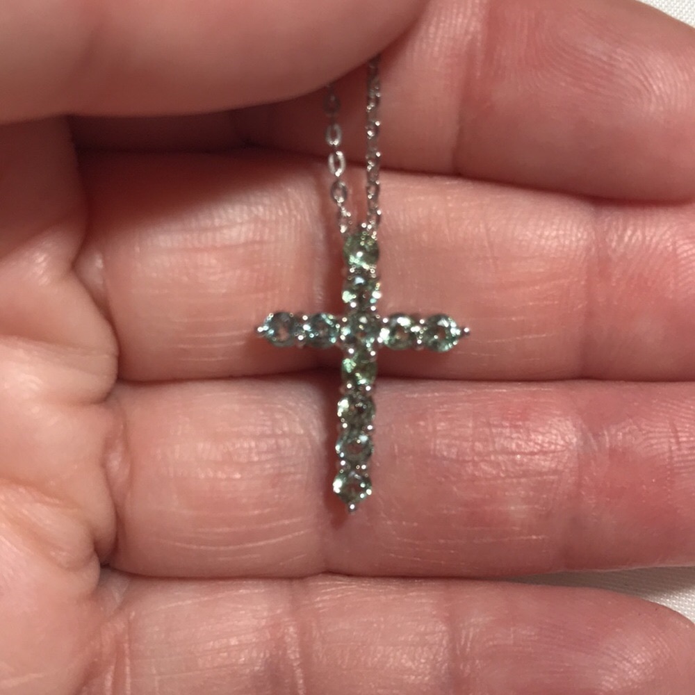 Green Sapphire Cross 20” - Picture 3 of 5